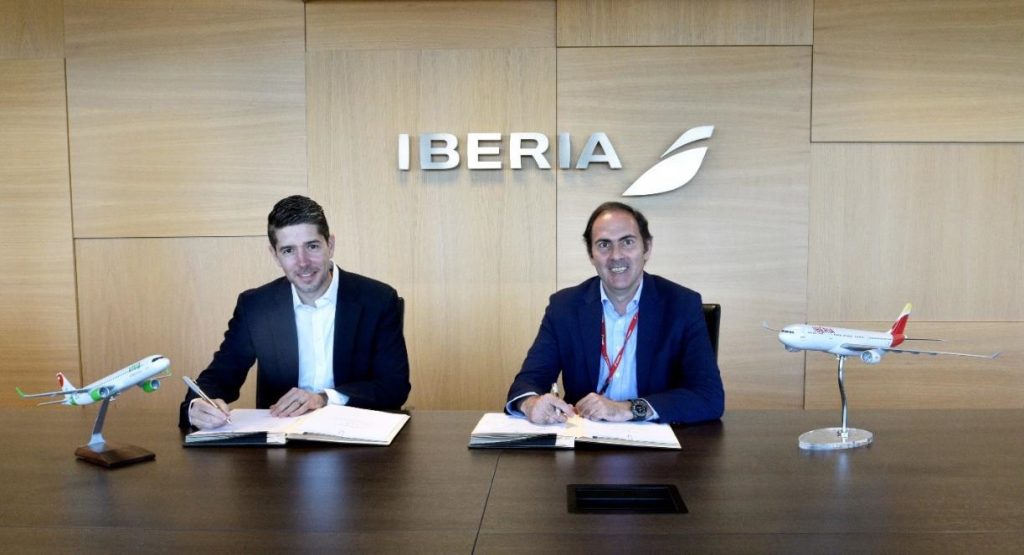 Viva Aerobús e Iberia conforman alianza para conectar México y España